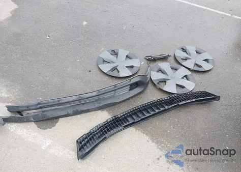 2025 Toyota Prius Le z USA, uszkodzony, nr VIN JTDACAAU5S3050980